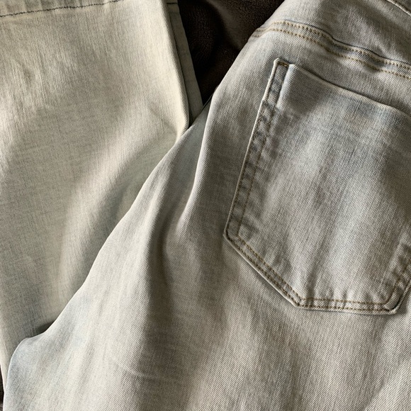 Gibson and Latimer Light Blue Jeans - Picture 8 of 10